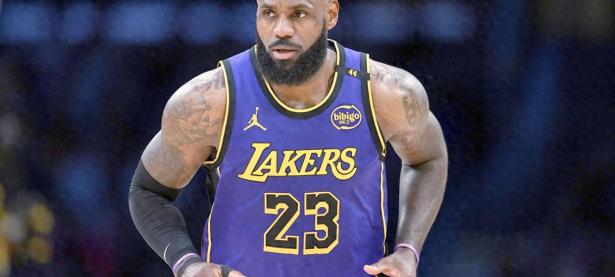  詹姆斯复出比赛视频 