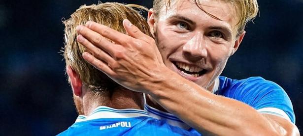 包含德布劳内赛事官方发布赛况扑朔迷离新规，SKT争议不断！的词条