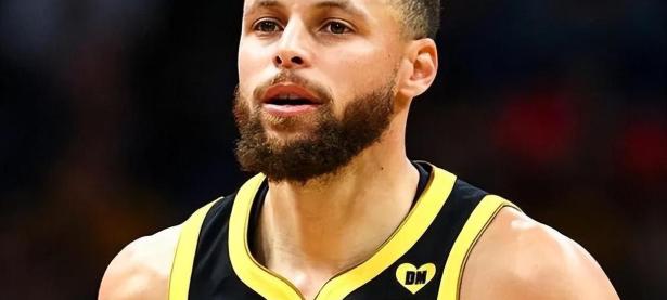  库里连续11场30+ 