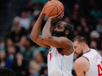 关于哈登在老鹰比赛中赛事规则更新，战术调整引发热议！的信息