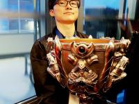 关于Faker回归赛场，爆冷首场状态亮眼，勇士观众沸腾！的信息