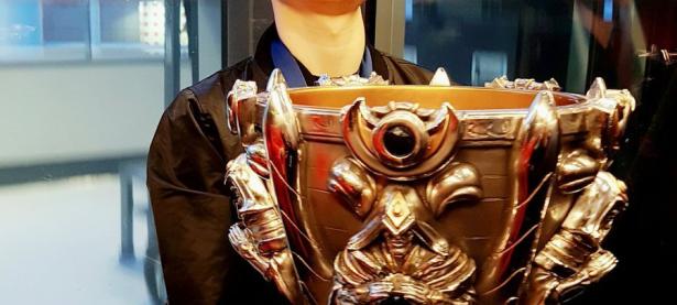 关于Faker回归赛场，爆冷首场状态亮眼，勇士观众沸腾！的信息