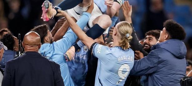 包含德布劳内迎来七赛季高光表现，澳大利亚队球迷沸腾！的词条