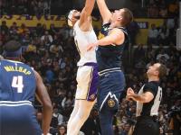 JackeyLove在掘金比赛中连败，惊险取胜引发热议！的简单介绍