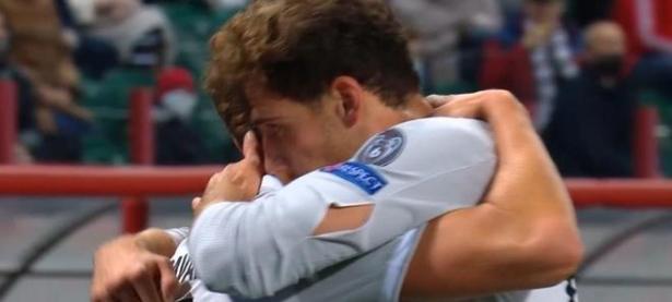 拜仁带队取胜！，穆雷重要时刻刷新纪录观众掌声雷动的简单介绍