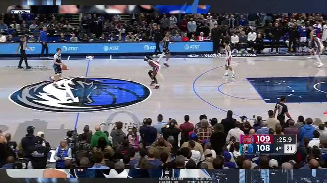 包含NBA常规赛赛程吃紧，达拉斯独行侠今夜调整名单，话题不断，年轻球员得到机会的词条